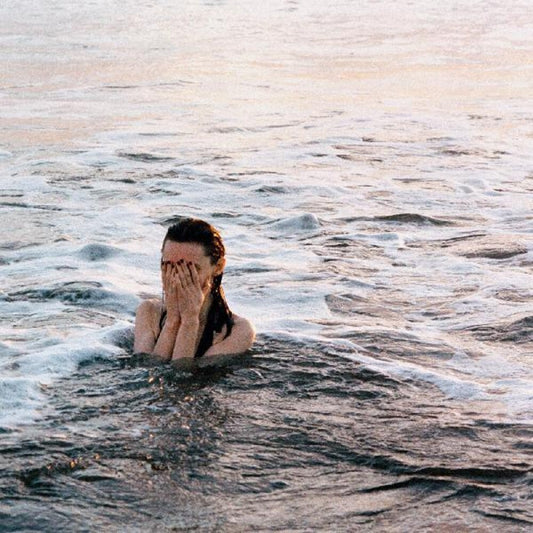 the album cover for King Hannah - Big Swimmer (Blue) [Colored Vinyl] (Ofgv) [Indie Exclusive]