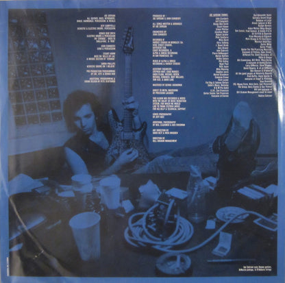 Joe Satriani - Flying In A Blue Dream